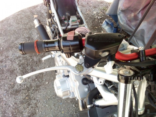 ขาย CB1 400cc ทะเบียนแท้ พร้อมโอน ภาษีไม่ขาดต่อ