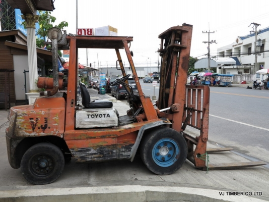รถยก โฟร์คลิฟ Toyota FolkLift 3.5ตัน มือสองสภาพดีใช้งานได้ปกติ