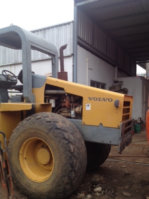 ขายรถบด Volvo 2 เพลา + เปลือกหนาม ขายรถบด Volvo 2 เพลา + เปลือกหนาม