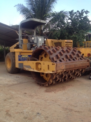 ขายรถบด Volvo 2 เพลา + เปลือกหนาม ขายรถบด Volvo 2 เพลา + เปลือกหนาม