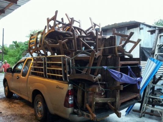 ชุดโต๊ะไม้เก่า