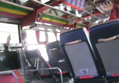 ขายด่วนรถทัวร์ Benz หกล้อ ยาว 12 m 48 ที่นั่ง มีสองคันครับ พร้อมใช้ Tel.088-4501277 ตลอด 24 ชม.