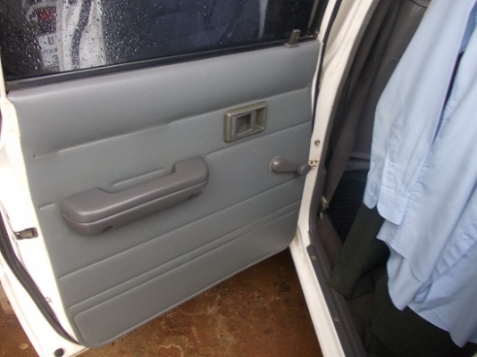 ขาย TOYOTA MIGHTY-X ... 4 ประตู ปี 40 ภาษีเต็ม เล่มพร้อมชุดโอน