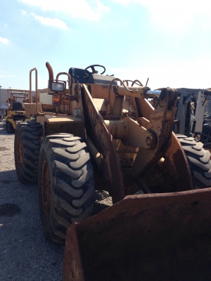 ขายรถตักล้อยาง TCM 830-2