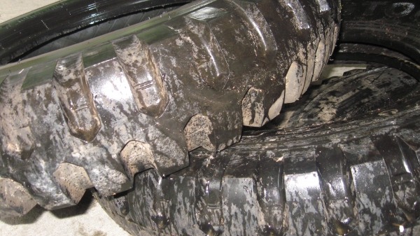 ขายยางรถจิ๊บทหาร 700-16 ขายยางรถจิ๊บทหาร 700-16