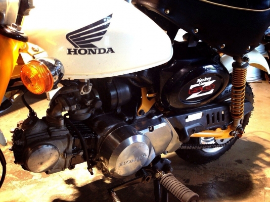 ขาบมอเตอร์ไซด์ honda monkey สีเหลือง Retro 50cc ปี 2006