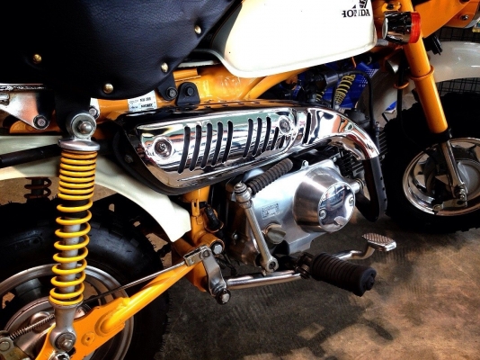 ขาบมอเตอร์ไซด์ honda monkey สีเหลือง Retro 50cc ปี 2006