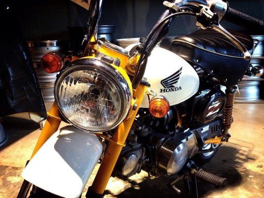 ขาบมอเตอร์ไซด์ honda monkey สีเหลือง Retro 50cc ปี 2006