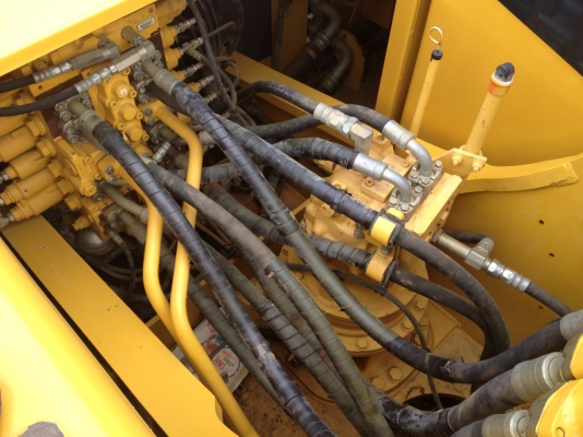 ขาขรถขุดไฮโดรลิค  PC 200-7  สนใจติดต่อ 081-8720725