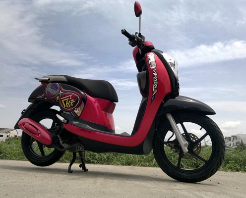 @@@     ( รุ่นใหม่...สวยๆ..ช้า..อดแน่ๆ ) ขาย ฮอนด้า Scoopy i  NEW  โฉมใหม่ รถ 4 เดือน มีล้อแมกซ์  รถปี 2013 ราคา 31,000 บาท     @@@