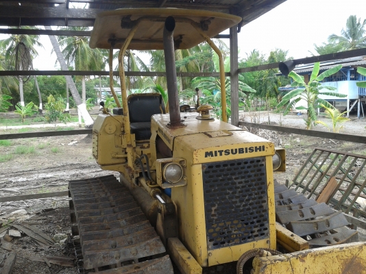 ขายรถแทรกเตอร์ Bd2f ปรับใบมีด6ทิศทาง สภาพเก่านอก