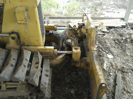 ขายรถแทรกเตอร์ Bd2f ปรับใบมีด6ทิศทาง สภาพเก่านอก