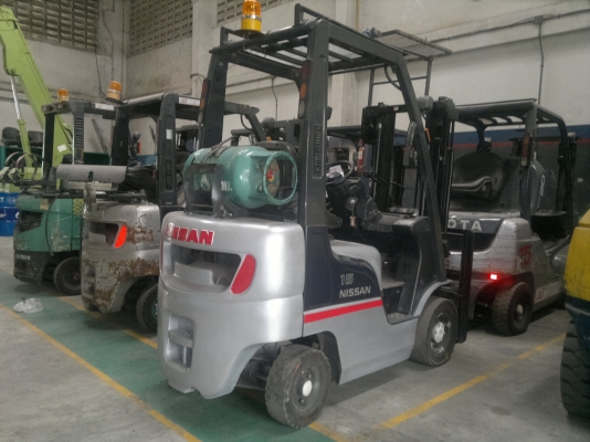 ขายรถฟอร์คลีฟท์ติดแก๊ส NISSAN L01 A15 sn;004042 เสา3 เมตรออโต้ ปี2004 รถนอกนำเข้า ติดต่อมานะ 085-9049669