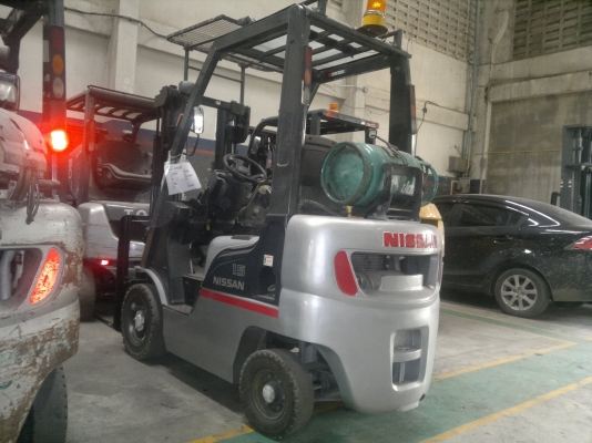 ขายรถฟอร์คลีฟท์ติดแก๊ส NISSAN L01 A15 sn;004042 เสา3 เมตรออโต้ ปี2004 รถนอกนำเข้า ติดต่อมานะ 085-9049669