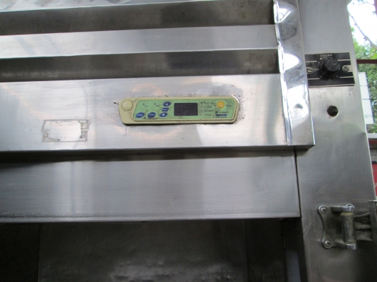 เย็นฟิต    บนกระจก   ล่างทึบ    สภาพดีไม่มีผุ   ขายถูกๆๆ