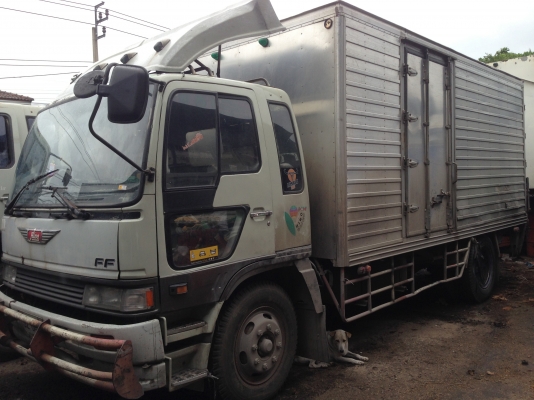 ขาย 6 ล้อ ฮีโน่ รุ่น FF 3 H ปี 95 เครื่อง 195 แรง ขาย 6 ล้อ ฮีโน่ รุ่น FF 3 H ปี 95 เครื่อง 195 แรง