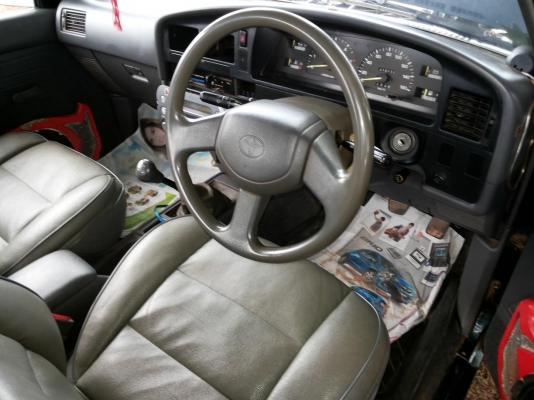 135,000 บ ขายกระบะแค็ปเดิมบางTOYOTA HILUX MIGHTY-X 2.5 X-TRA CAB ปี37/94 เครื่องเดิมเกียร์เดิม แห้งดีแน่น แรงดีคัสซีสวยเดิมไม่ผุไม่ดาม กระบะพื้นดี มีผุนิดๆหน่อยๆไม่มาก สีดี มีซีดหลังคาเก๋งกับฝากระโปรง ยางดี4เส้น พ.พาวเวอร์ แอร์ CD ภายในสวย คอนโซลครบ ล้อแม