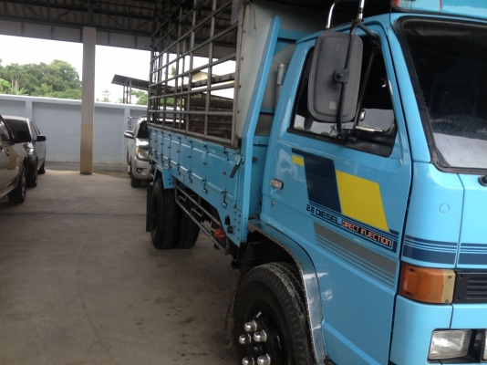 6 ล้อหัวปี๊บ ปี 92 ช่วงสั้น เครื่อง110 เกียสั้น ช่วงล่าง F ยาง900 รถเดิม