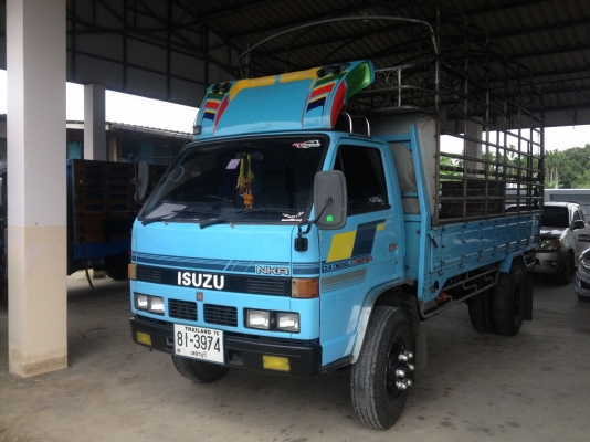 6 ล้อหัวปี๊บ ปี 92 ช่วงสั้น เครื่อง110 เกียสั้น ช่วงล่าง F ยาง900 รถเดิม