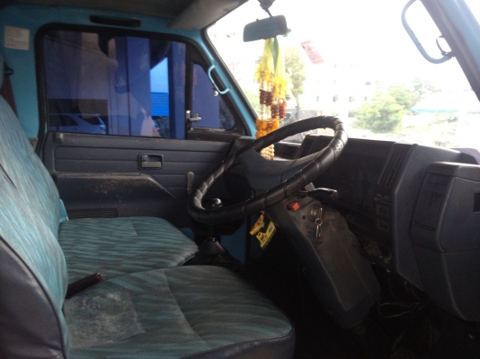 6 ล้อหัวปี๊บ ปี 92 ช่วงสั้น เครื่อง110 เกียสั้น ช่วงล่าง F ยาง900 รถเดิม