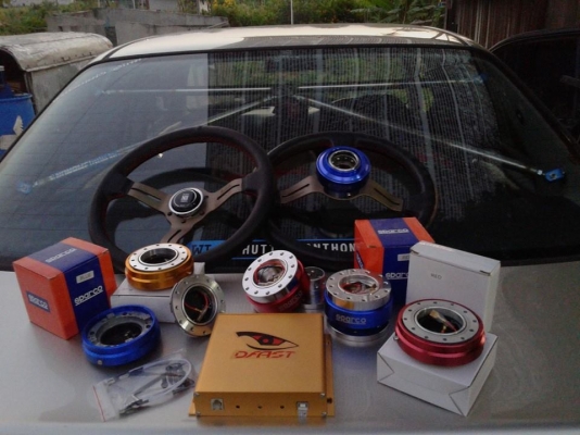 พวงมาลัยเเต่งNARDI ก้านดอกไม้ยก1นิ้วด้ายเเดง รุ่นลายเซ็นในตำนานNARDI