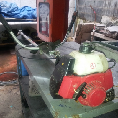 ขายเครื่องตัดหญ้าทำอะไหล่3500ให้หมดตามรูป