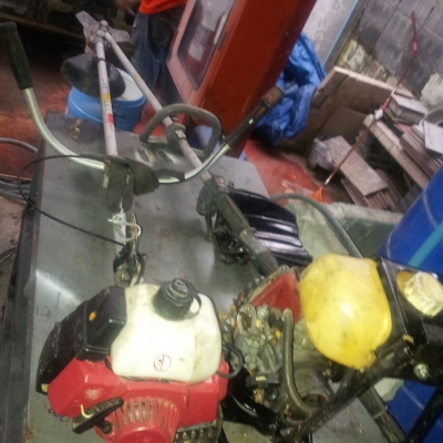 ขายเครื่องตัดหญ้าทำอะไหล่3500ให้หมดตามรูป