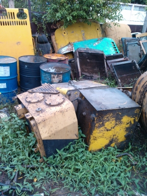 ขายด่วนถังน้ำมันโซล่าและถังน้ำมันไฮดรอลิค cat320 และ kobelco mark III