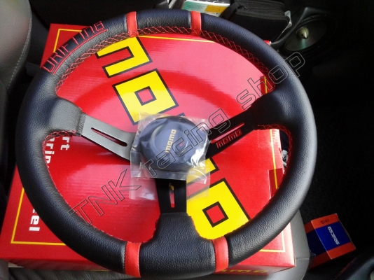 MOMO ก้านยก3นิ้วรุ่นปักDRIFTINGด้ายเเดง ปั๊มอักษรMOMOชัดเจน