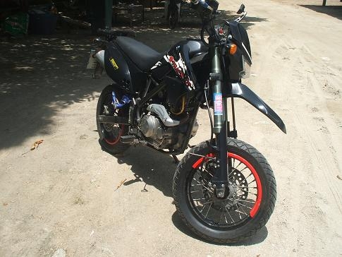 ขาย  Kawasaki D tracker 125 cc ราคาสุดท้าย  37,000 บาทครับ