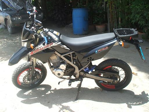 ขาย  Kawasaki D tracker 125 cc ราคาสุดท้าย  37,000 บาทครับ