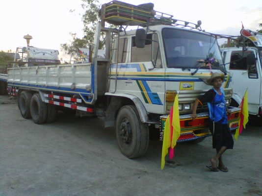 บริการขนย้าย รับจ้างทั่วไปและงานประจำด้วยรถ10-6ล้อยาว7เมตร บริการขนย้าย รับจ้างทั่วไปและงานประจำด้วยรถ10-6ล้อยาว7เมตร