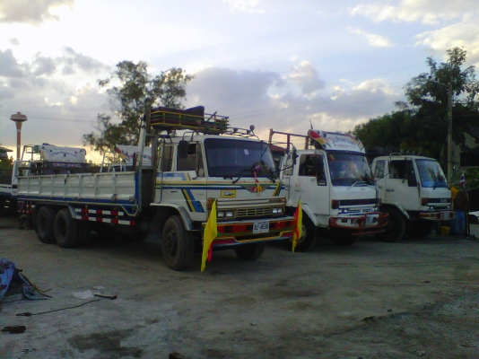 บริการขนย้าย รับจ้างทั่วไปและงานประจำด้วยรถ10-6ล้อยาว7เมตร
