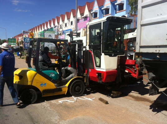 รถเกี่ยวข้าวถึงร้านแล้วครับ+++ลดเหลือ 390,000 +++ ขอบคุณคุณพ่อไตรรงค์ เดินทางไกลจากชลบุรี มาจองครับ YANMAR COMBINE GS360G ดีเซลเทอร์โบ SPECS JAPAN แท้จากญี่ปุ่น. รถเกี่ยวข้าวถึงร้านแล้วครับ+++ลดเหลือ 390,000 +++ ขอบคุณคุณพ่อไตรรงค์ เดินทางไกลจากชลบุรี มาจองครับ YANMAR COMBINE GS360G ดีเซลเทอร์โบ SPECS JAPAN แท้จากญี่ปุ่น.