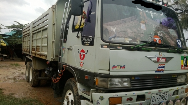 ขายด่วน!!!!!รถบรรทุกสิบล้อ 2 เพลา ดั้มพ์