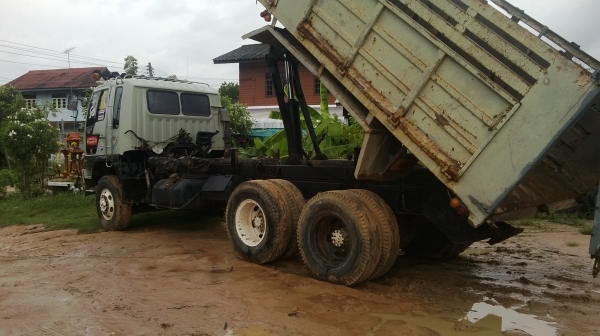 ขายด่วน!!!!!รถบรรทุกสิบล้อ 2 เพลา ดั้มพ์