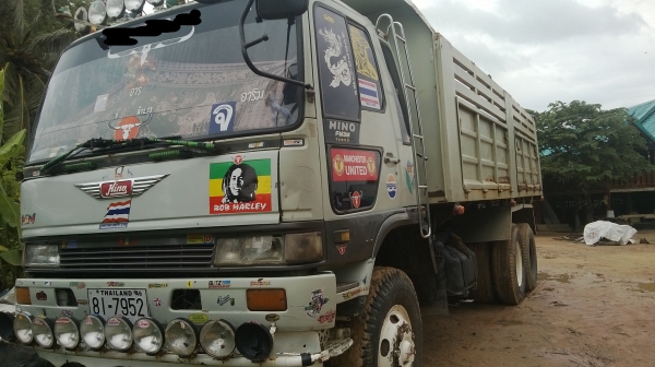 ขายด่วน!!!!!รถบรรทุกสิบล้อ 2 เพลา ดั้มพ์