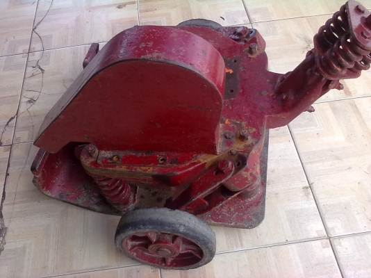 เครื่องตบดินตัวใหญ่มีคาสต้องใช้เครื่อง 8 แรง