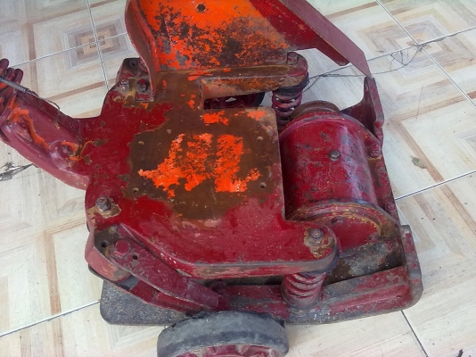 เครื่องตบดินตัวใหญ่มีคาสต้องใช้เครื่อง 8 แรง