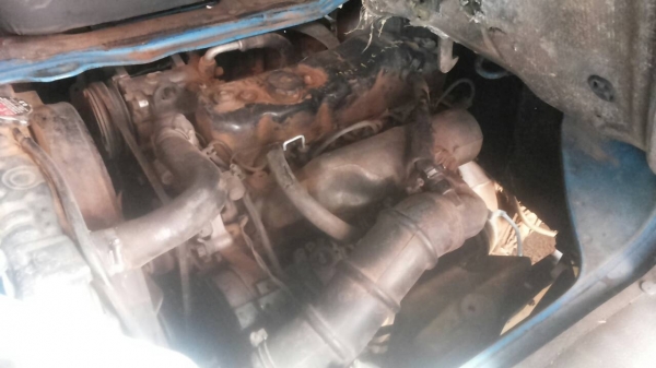 ISUZU NHR 88 HP 4JG2 รถบรรทุก 4 ล้อกลาง กระบะเหล็กความยาว 3.20 เมตรมีคอกแป๊ปเหล็กให้ครบพร้อมใช้งาน เครื่องแห้งแรงดีไม่มีเยิ้ม ภายในเก๋งคอนโซลครบพร้อม ช่วงล่างคัชซีสวยเดิมๆมากครับไม่มีผุ ยางสภาพดี 4 เส้นประมาณ 70\% พร้อมใช้งาน เอกสารทะเบียนครบพร้อมโอน ราคาต