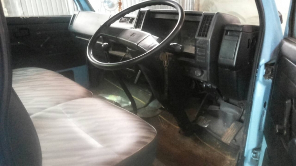 ISUZU NHR 88 HP 4JG2 รถบรรทุก 4 ล้อกลาง กระบะเหล็กความยาว 3.20 เมตรมีคอกแป๊ปเหล็กให้ครบพร้อมใช้งาน เครื่องแห้งแรงดีไม่มีเยิ้ม ภายในเก๋งคอนโซลครบพร้อม ช่วงล่างคัชซีสวยเดิมๆมากครับไม่มีผุ ยางสภาพดี 4 เส้นประมาณ 70\% พร้อมใช้งาน เอกสารทะเบียนครบพร้อมโอน ราคาต