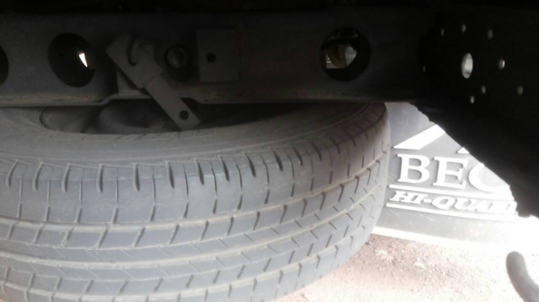 ISUZU NHR 88 HP 4JG2 รถบรรทุก 4 ล้อกลาง กระบะเหล็กความยาว 3.20 เมตรมีคอกแป๊ปเหล็กให้ครบพร้อมใช้งาน เครื่องแห้งแรงดีไม่มีเยิ้ม ภายในเก๋งคอนโซลครบพร้อม ช่วงล่างคัชซีสวยเดิมๆมากครับไม่มีผุ ยางสภาพดี 4 เส้นประมาณ 70\% พร้อมใช้งาน เอกสารทะเบียนครบพร้อมโอน ราคาต