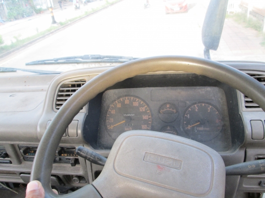 หัวเก๋ง Isuzu NKR การ์ตูน  24v.