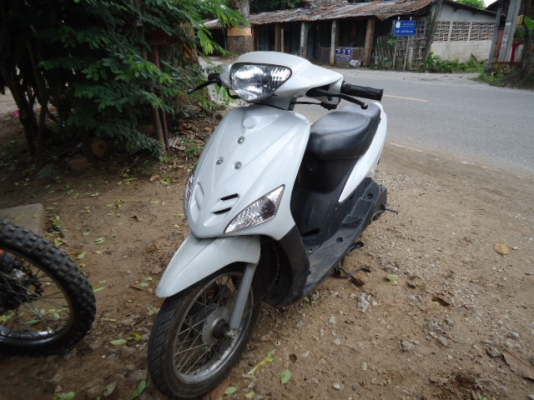 ขาย YAMAHA MIO AMORE สีขาว ปี49 สภาพดีใช้งานได้ดี พร้อมเล่มทะเบียน ราคา 8,000.-บาท รถอยู่เชียงใหม่