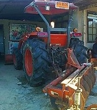 KUBOTA L4708 - 2 เพลา รถสวยจัดใช้งานน้อย 808 ชม. อุปกรณ์ครบพร้อม มีใบมีดดันหน้า ผานพรวนดิน 6 เครื่องแน่นแรงดีทั้งคัน ระบบไฮดรอลิกส์ไม่มีแตกเยิ้ม ช่วงล่างแน่นเดิมๆ ยางสภาพดี 4 เส้นประมาณ 80\% พร้อมทำงานได้เลย เอกสารทะเบียนครบพร้อม ราคาต่อรองได้ครับ