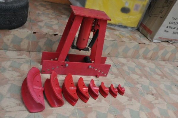 ขายเครื่องดัด ท่อ เหล็ก สภาพสวย (เปิดตู้)ติมา1ตัว ขาย 9,900เท่านั้น!!