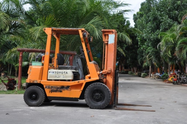 ขาย FORKLIFT TOYOTA 2ตัน เสาสูง4.30เมตร(ทรูฟรี่) สภาพเดิมๆจากญี่ปุ่นยังไม่เคยใช้ในไทย 169,000เท่านั้น!!