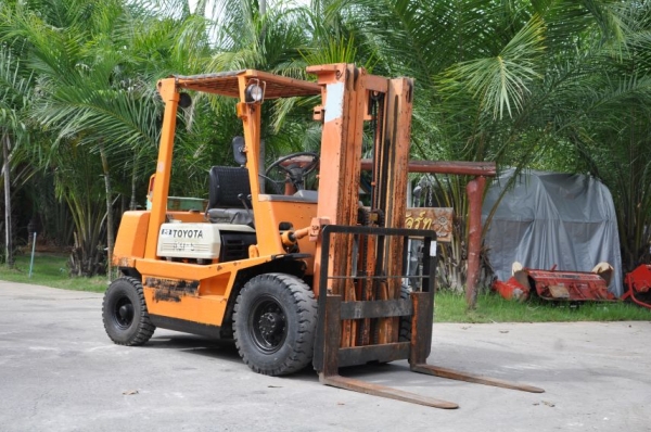 ขาย FORKLIFT TOYOTA 2ตัน เสาสูง4.30เมตร(ทรูฟรี่) สภาพเดิมๆจากญี่ปุ่นยังไม่เคยใช้ในไทย 169,000เท่านั้น!!