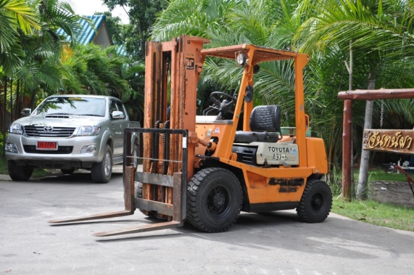 ขาย FORKLIFT TOYOTA 2ตัน เสาสูง4.30เมตร(ทรูฟรี่) สภาพเดิมๆจากญี่ปุ่นยังไม่เคยใช้ในไทย 169,000เท่านั้น!!