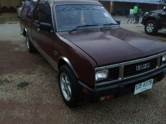 ขาย isuzu KB 2500 ฝาทอง ปี1988